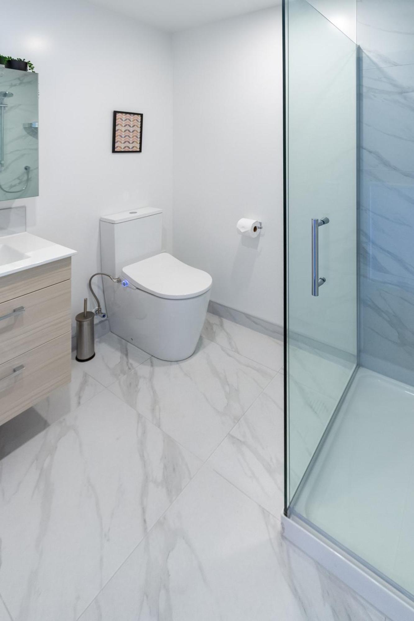 Appartamento Chic 2-Bed Gem: Trust Arena Proximity - West Akl Auckland Esterno foto
