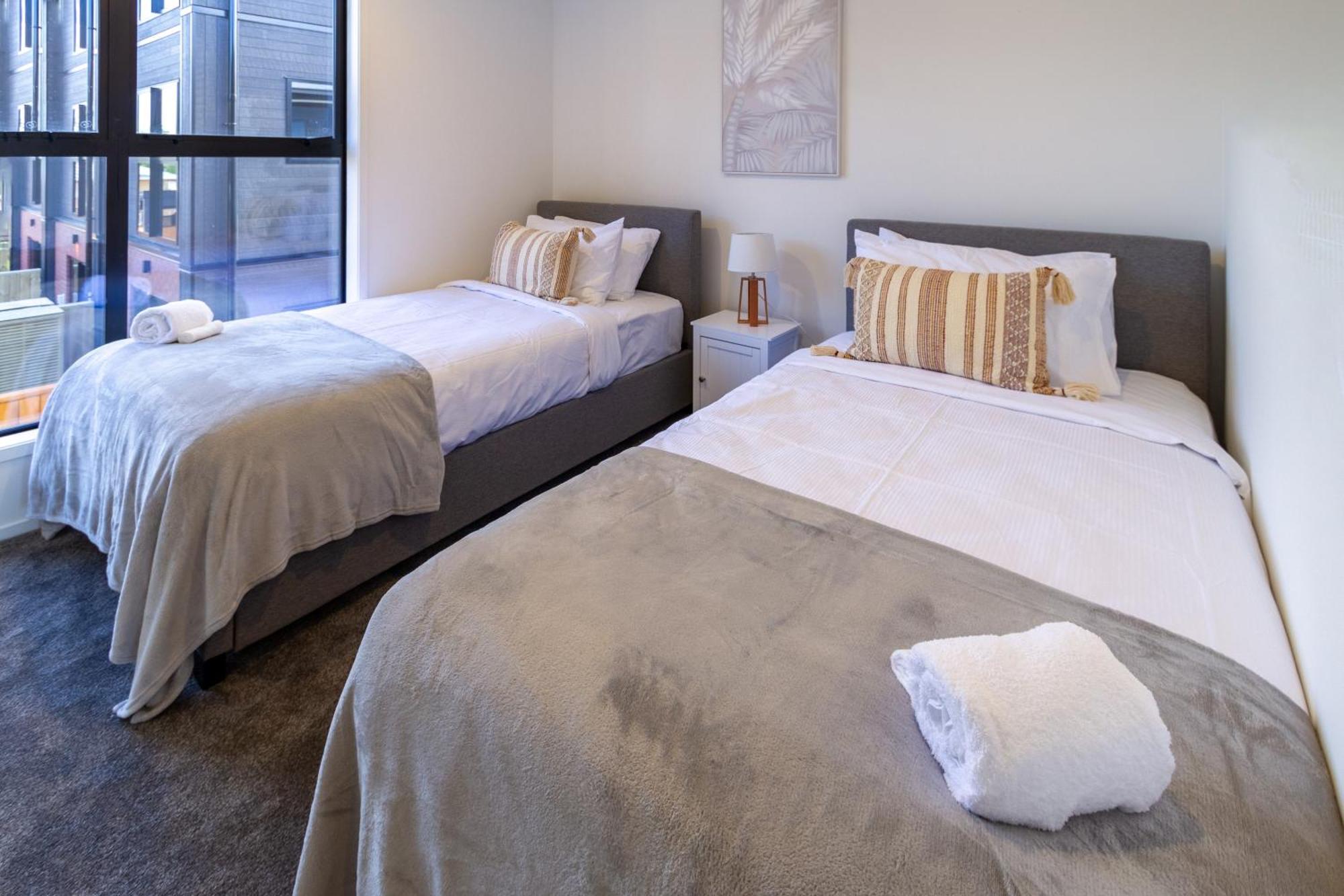 Appartamento Chic 2-Bed Gem: Trust Arena Proximity - West Akl Auckland Esterno foto