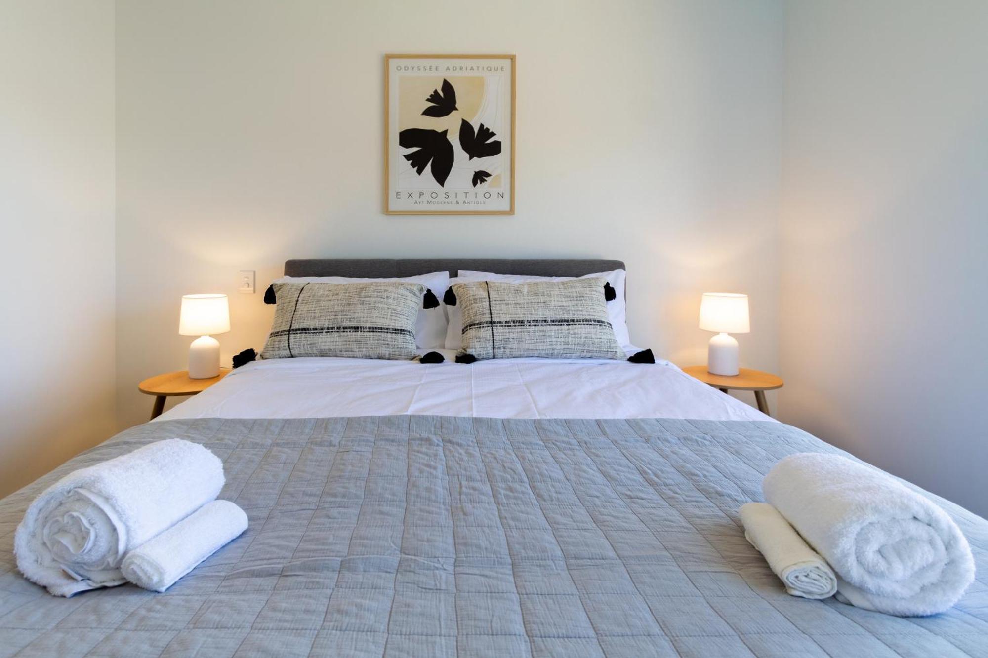 Appartamento Chic 2-Bed Gem: Trust Arena Proximity - West Akl Auckland Esterno foto