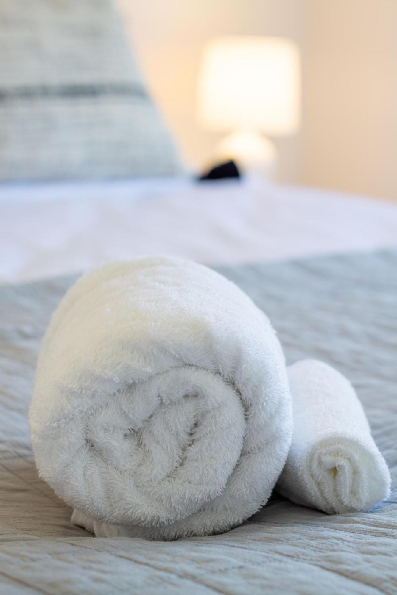 Appartamento Chic 2-Bed Gem: Trust Arena Proximity - West Akl Auckland Esterno foto