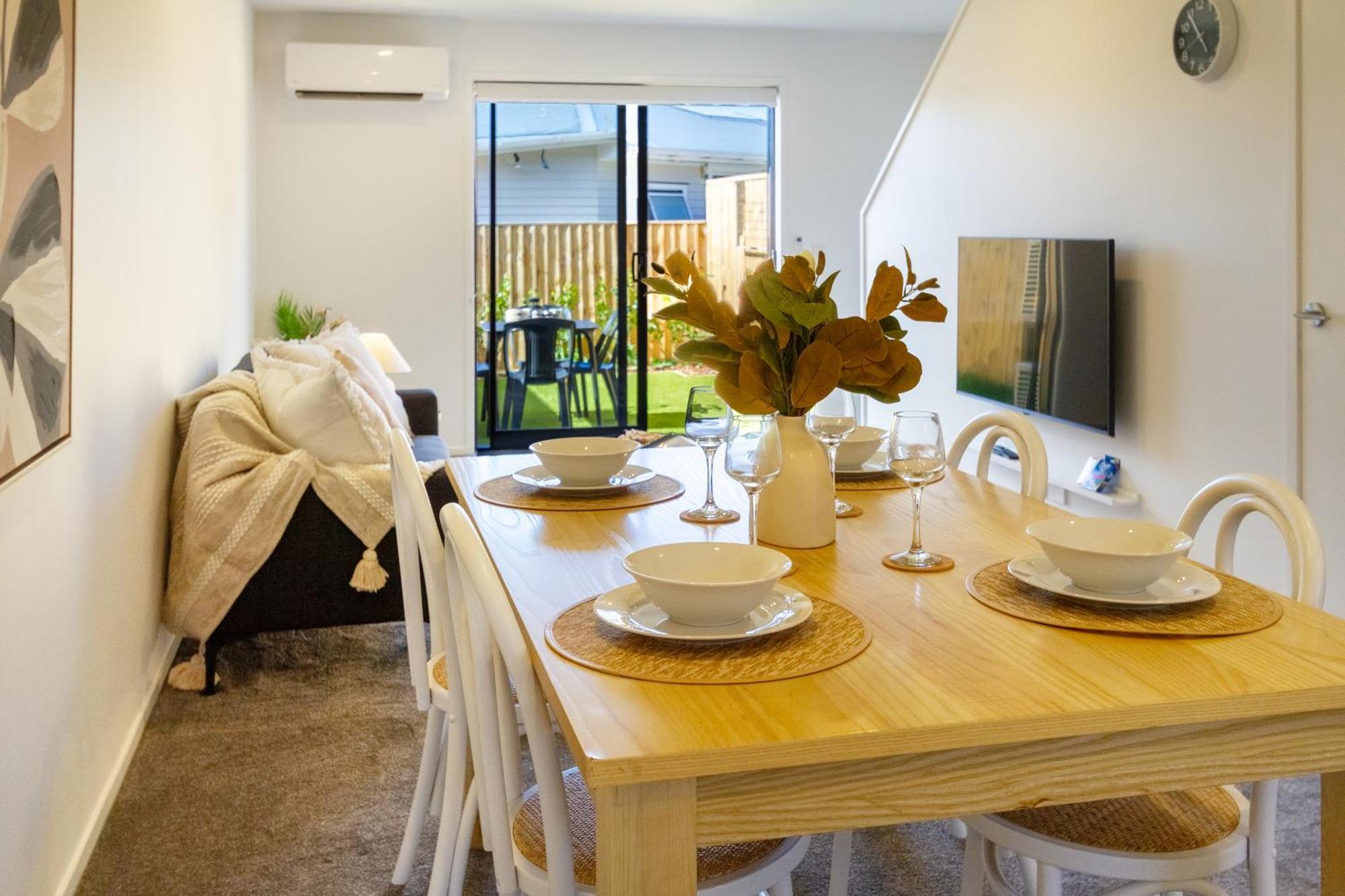 Appartamento Chic 2-Bed Gem: Trust Arena Proximity - West Akl Auckland Esterno foto