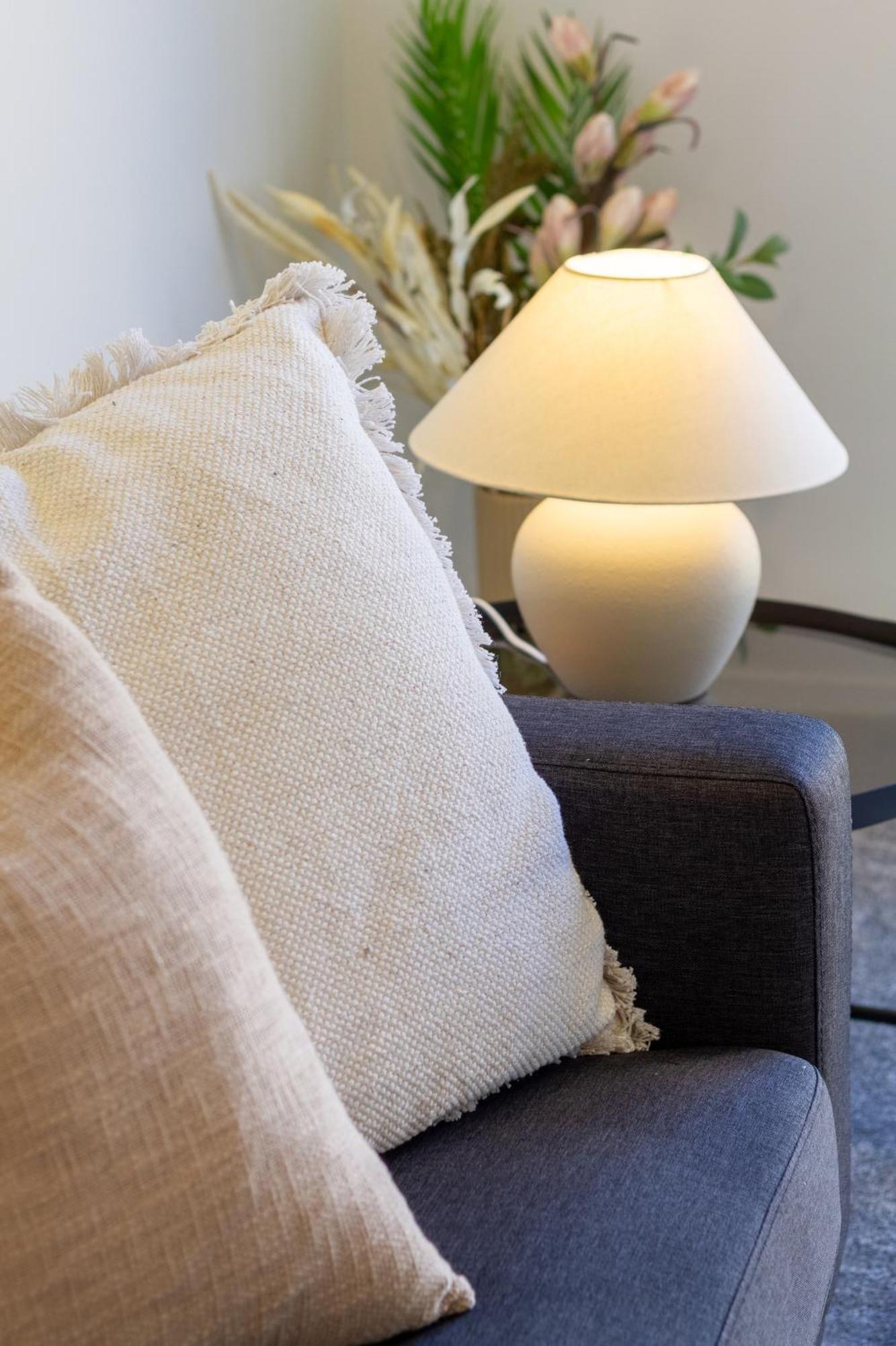 Appartamento Chic 2-Bed Gem: Trust Arena Proximity - West Akl Auckland Esterno foto